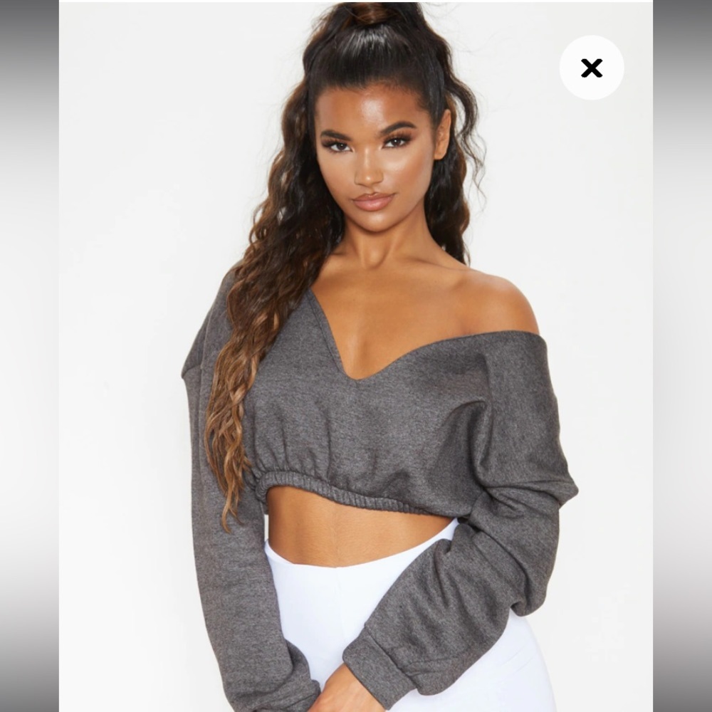 PrettyLittleThing Cropped Sweater. Size S